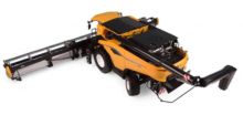 UNIVERSAL HOBBIES 1:32 Cosechadora NEW HOLLAND CR11 - Ítem2