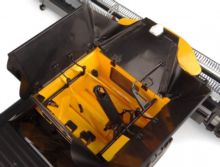 UNIVERSAL HOBBIES 1:32 Cosechadora NEW HOLLAND CR11 - Ítem6
