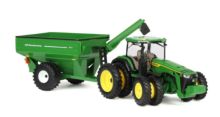 ERTL 1:32 Tractor JOHN DEERE 8R 340 CON REMOLQUE DE GRANO J&M 875 - Ítem2