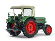 ROS 1:32 Tractor FENDT FAVORIT 3 2WD CON CABINA - Ítem1