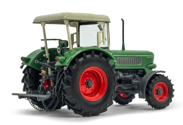 ROS 1:32 Tractor FENDT FAVORIT 3 4WD CON CABINA - Ítem1