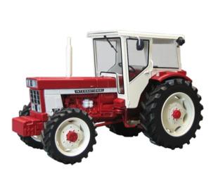 Replica tractor INTERNATIONAL 1046