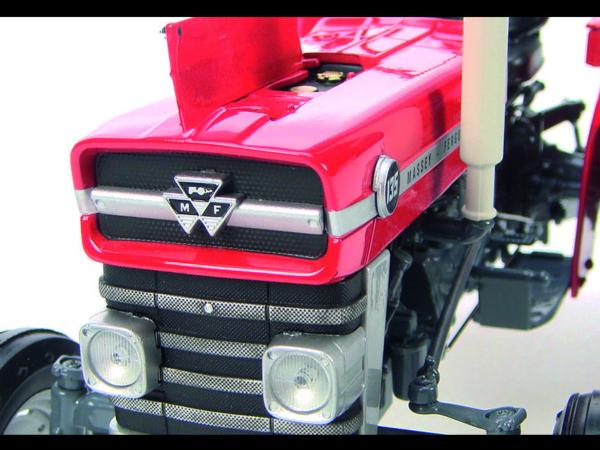 UNIVERSAL HOBBIES 1:16 Tractor MASSEY FERGUSON 135 - Ítem3