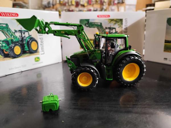 WIKING 1:32 Tractor JOHN DEERE 7530 CON PALA FRONTAL 753 - Ítem1