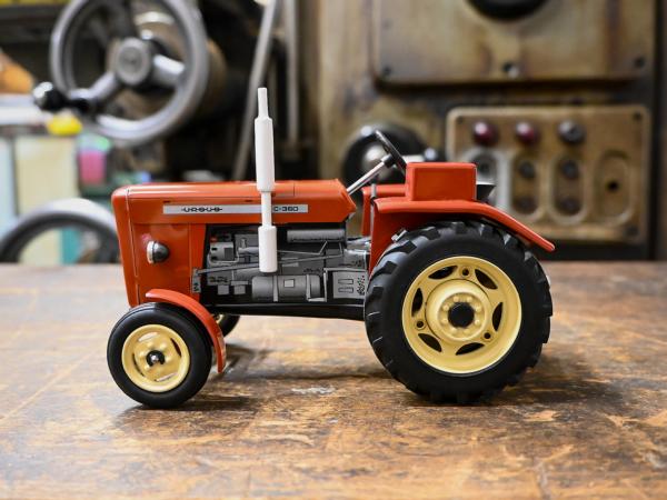 KOVAP 1:25 Tractor de cuerda URSUS C-360 ROJO - Ítem5