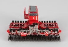 UNIVERSAL HOBBIES 1:32 Sembradora HORSCH PRONTO 6 DC - Ítem1