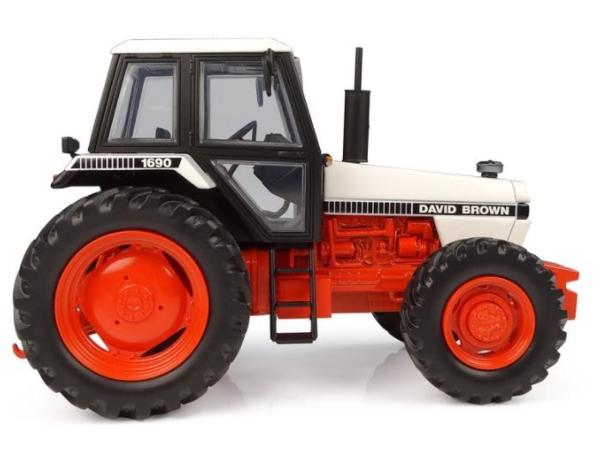 UNIVERSAL HOBBIES 1:32 Tractor DAVID BROWN 1690 4RM (1979-1983) - Ítem2