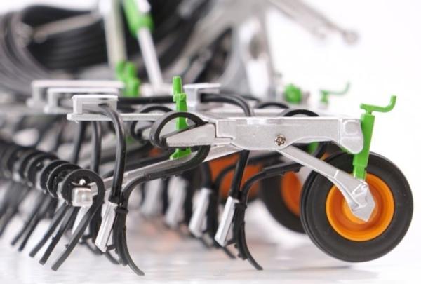 UNIVERSAL HOBBIES 1:32 Inyector JOSKIN TERRAFLEX XXL 7125/19SHK2 - Ítem4