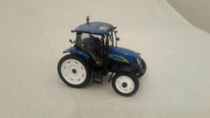 UNIVERSAL HOBBIES 1:32 Tractor NEW HOLLAND T6020 r