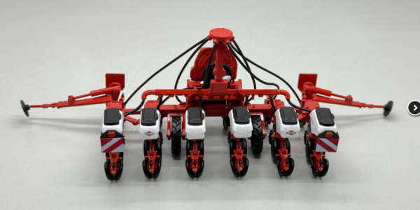 REPLICAGRI 1:32 Sembradora KOSMA TSE DE 6 BOTES COMPATIBLE CON TOLVA FRONTAL REP096 EDICION LIMITADA 2000 UNIDADES - Ítem1