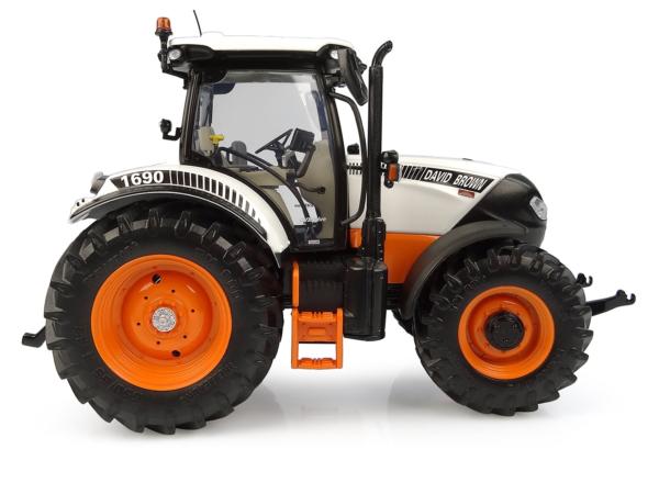 UNIVERSAL HOBBIES 1:32 Tractor DAVID BROWN 1690 VERSION 2024 - Ítem4