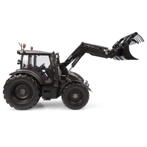 UNIVERSAL HOBBIES 1:32 Tractor VALTRA G135 TITANIUM CON PALA DELANTERA EDICION LIMITADA 1000 UNIDADES - Ítem4