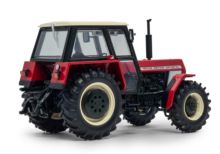 UNIVERSAL HOBBIES 1:32 Tractor ZETOR CRYSTAL 12045 4WD 2ª GENERACION EDICION LIMITADA 750 UNIDADES - Ítem1