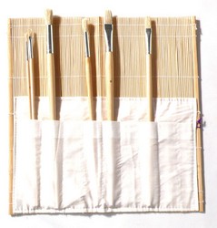 Esterilla para pinceles de bambú con goma de 33x33 cm