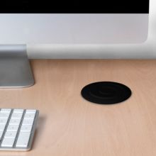 Emuca Multiconnecteur élevable Vertikal, 3 prises de type Schuko, 1 port USB de type A, 2 ports USB de type C, Plastique et Aluminium, Peint en noir - Item10