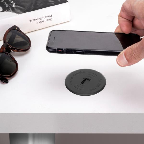 Emuca Chargeur de surface sans fil pour mobile Airtop 2 avec USB-A, Ø60mm, 5V DC / 2.1A (USB-10W/Qi-10W), Plastique noir, Plastique