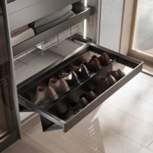 Emuca Kit de cajón zapatero extraíble para armarios Quartz, regulable, módulo 800mm, Acero, aluminio y plástico, Titanio - Ítem1