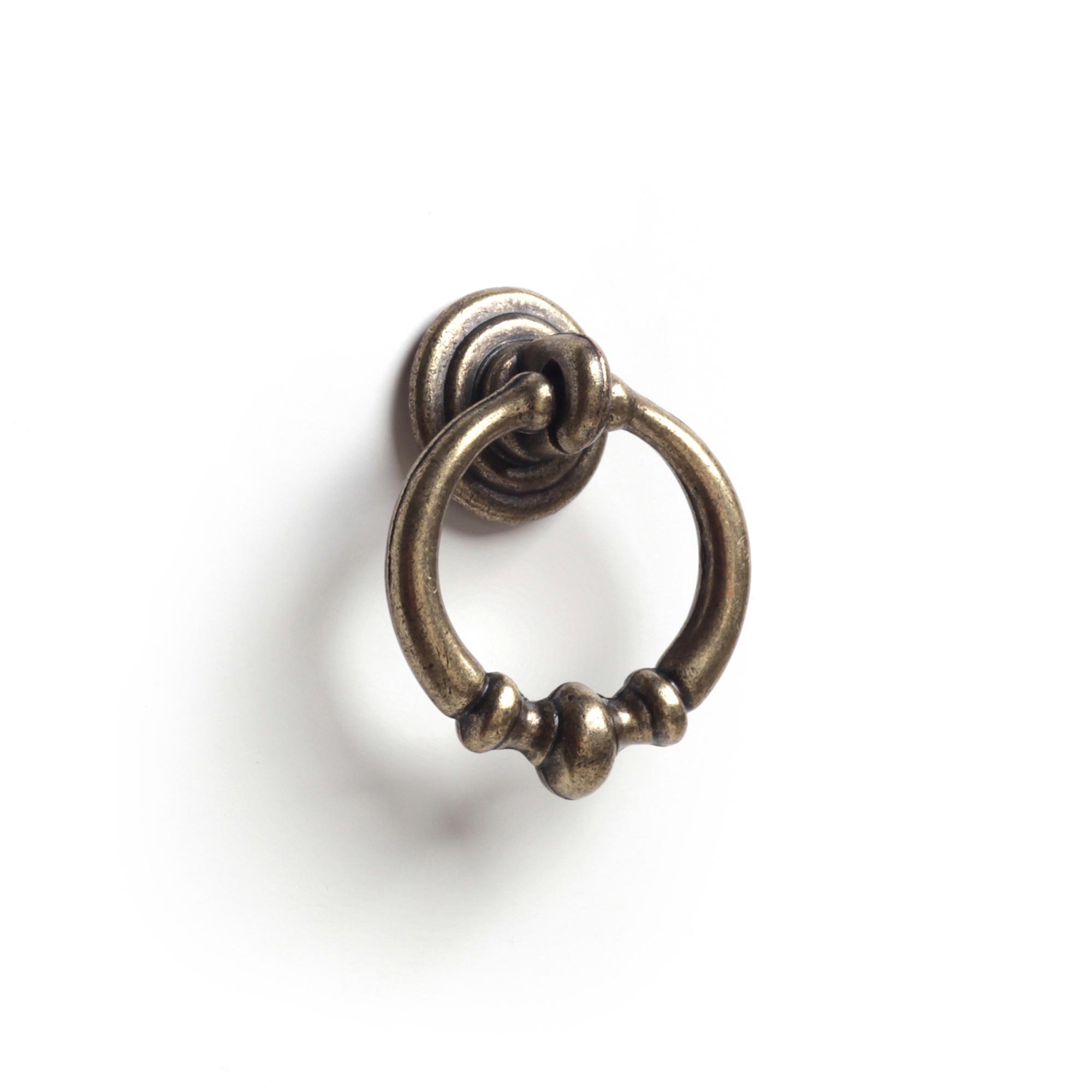 Poignée Anneau pour Meubles | Style classique | Fabriqué en Zamac | Finition cuir vieilli mm | Mesures 34*42*15mm | Système de fixation vissé | Comprend des vis M4 | 2 unités