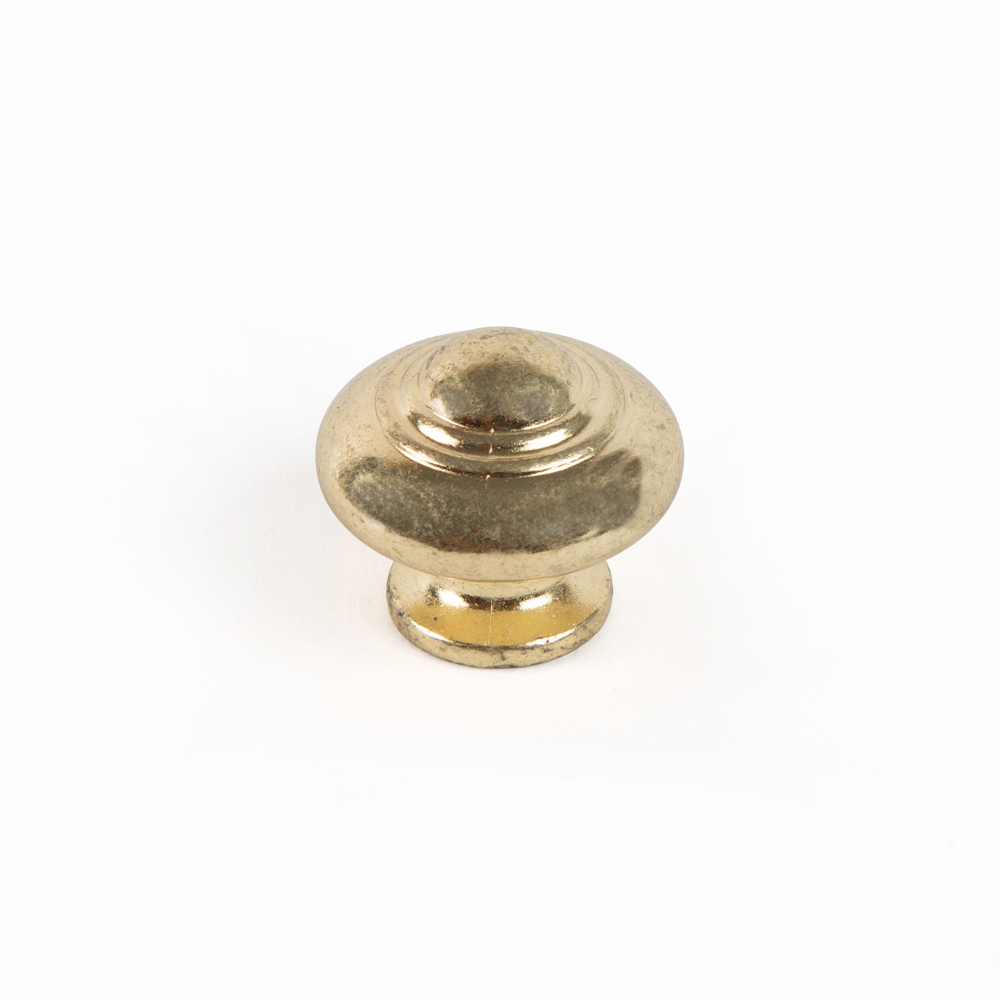 Bouton de meuble | Style classique | Fabriqué en Zamac | Finition laiton | Mesures 30*30*26mm | Système de fixation vissé | Comprend des vis M4 | 2 unités