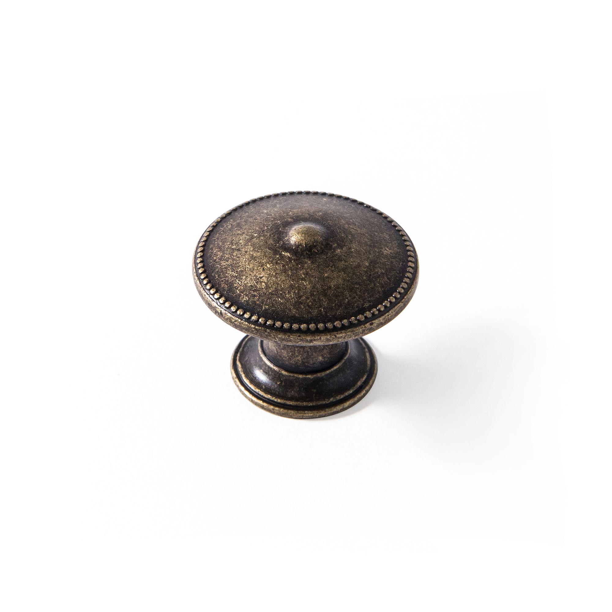 Bouton de meuble | Style classique | Fabriqué en Zamac | Finition cuir vieilli | Dimensions 30*30*24mm | Système de fixation vissé | Comprend des vis M4 | 4 unités