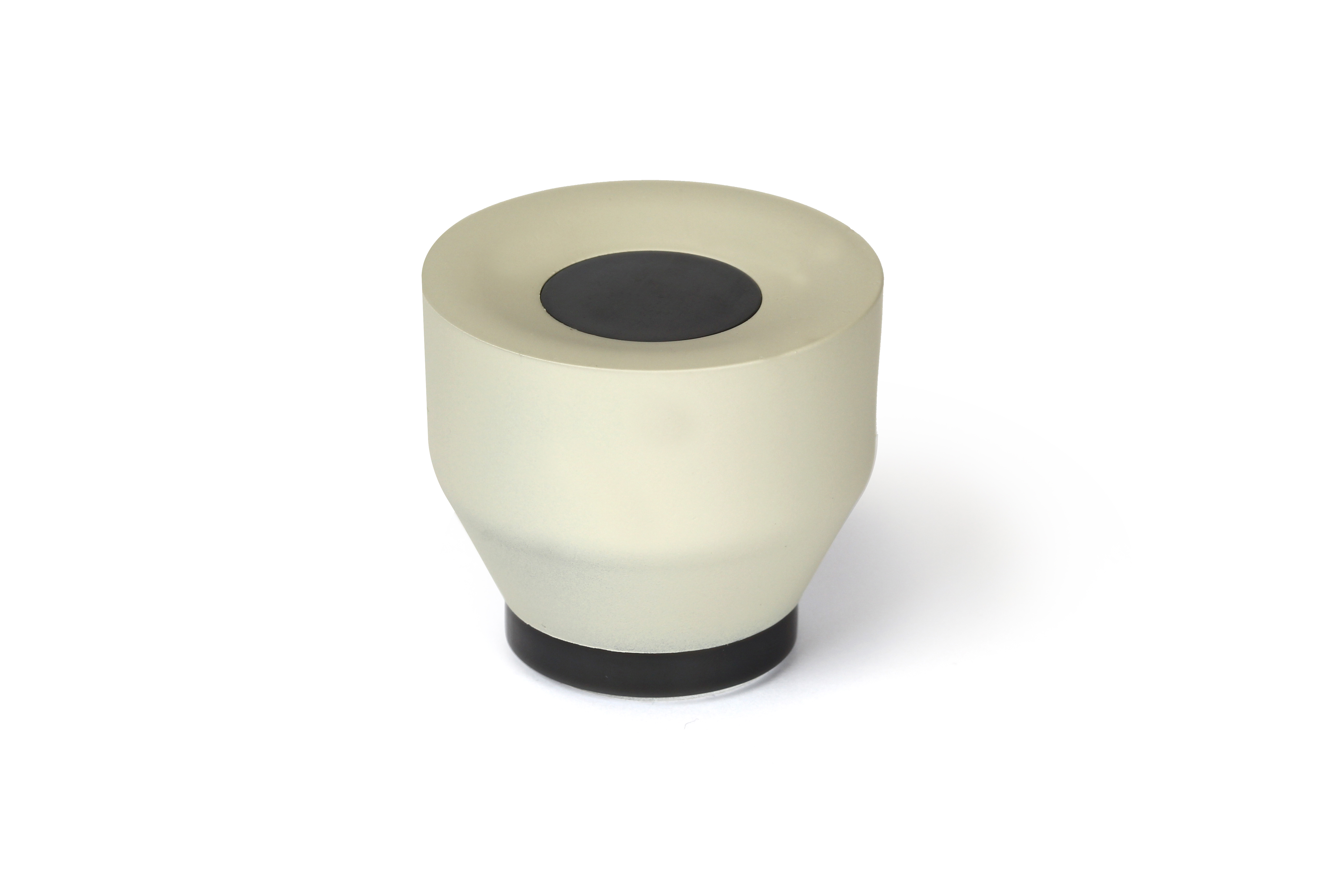 Tope de Puerta | Estilo Decorativo | Protege Paredes y Puertas Frente a Impactos | Fabricado en TPS | Acabado en Arena - Antracita | Medidas 42*42*38 mm | Sistema de Fijación Adhesivo / Atornillado | 1 Unidad