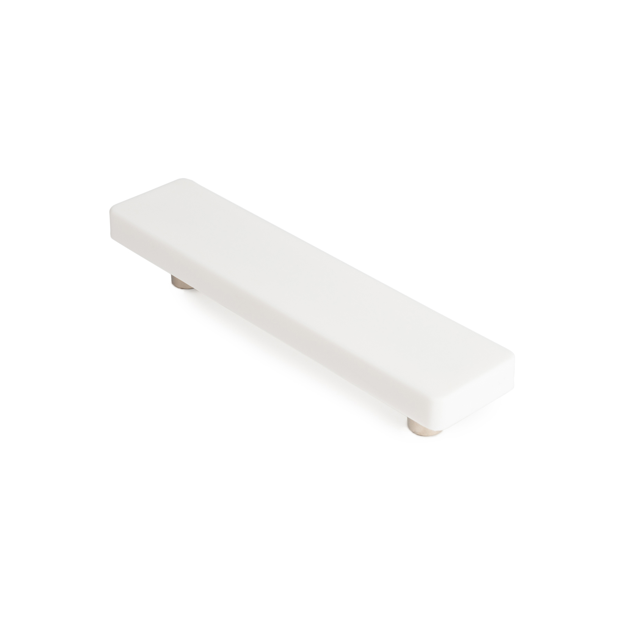 Tirador de Asa para Mueble | Estilo Decorativo | Fabricado en PVC-ZAMAK | Acabado en Blanco mate | Distancia Entrepuntos: 96 mm | Medidas 131*30*23 mm | Sistema de Fijación | Incluye Tornillos M4 | 2 Unidades