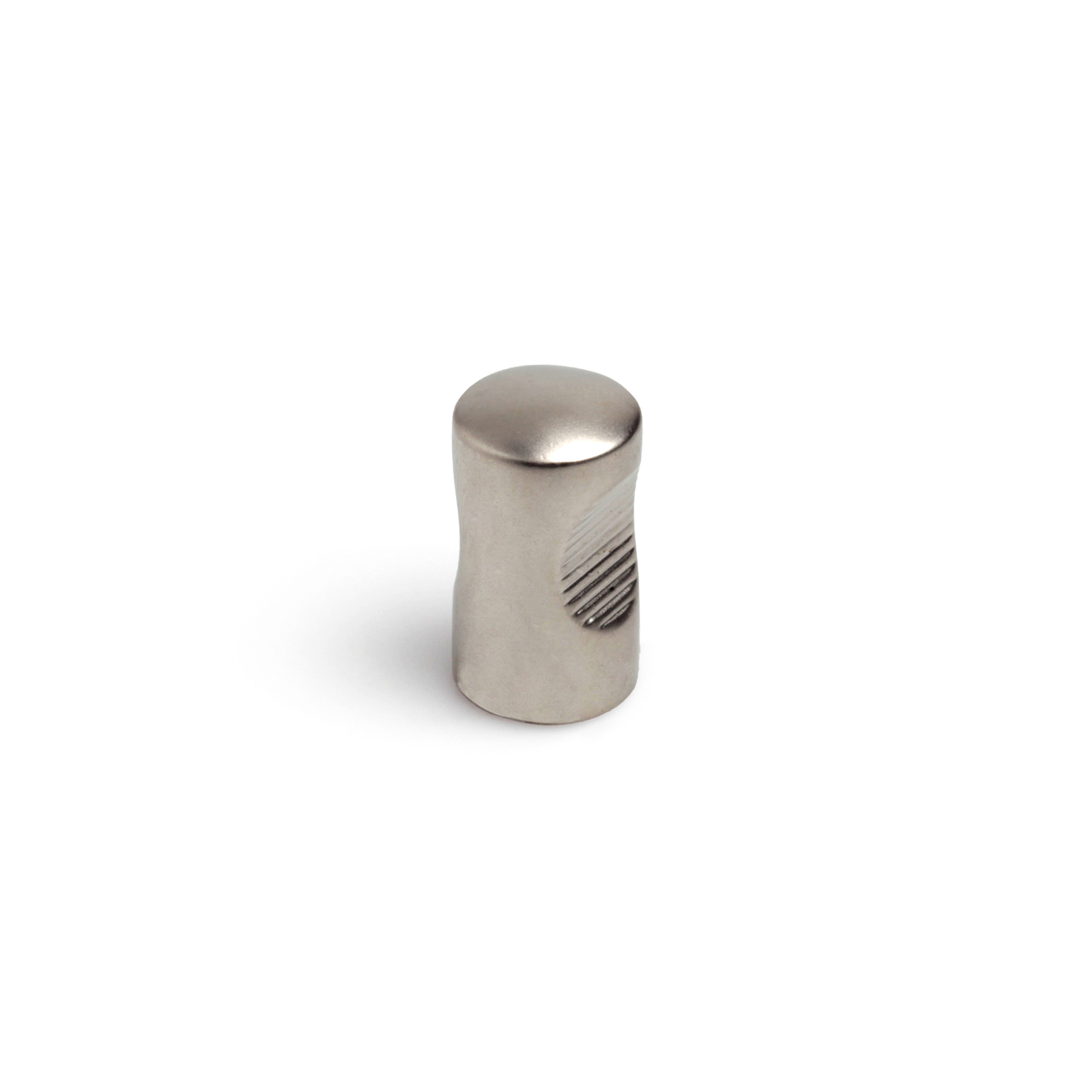 Pomo para Mueble | Estilo Contemporáneo | Fabricado en Zamak | Acabado en Níquel bisú | Medidas 14*14*25 mm | Sistema de Fijación Atornillado | Incluye Tornillos M4 | 4 Unidades