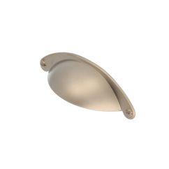 Concha de zamak con acabado níquel bisú, dimensiones:103x30x24mm y entrepuntos:64mm