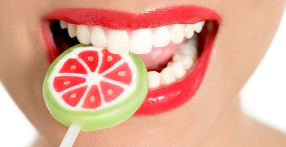 9 alimentos que dañan a tus dientes