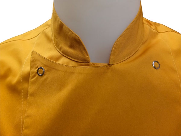 Chaqueta Artel color mostaza con cierres