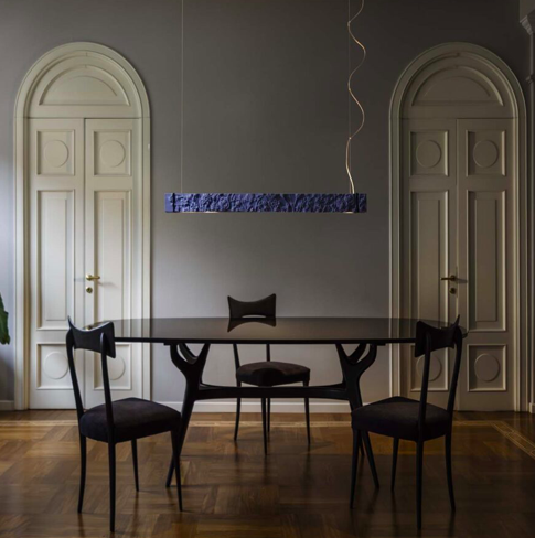 Lámpara modelo Fregio de suspensión de cerámica decorada en forma lineal