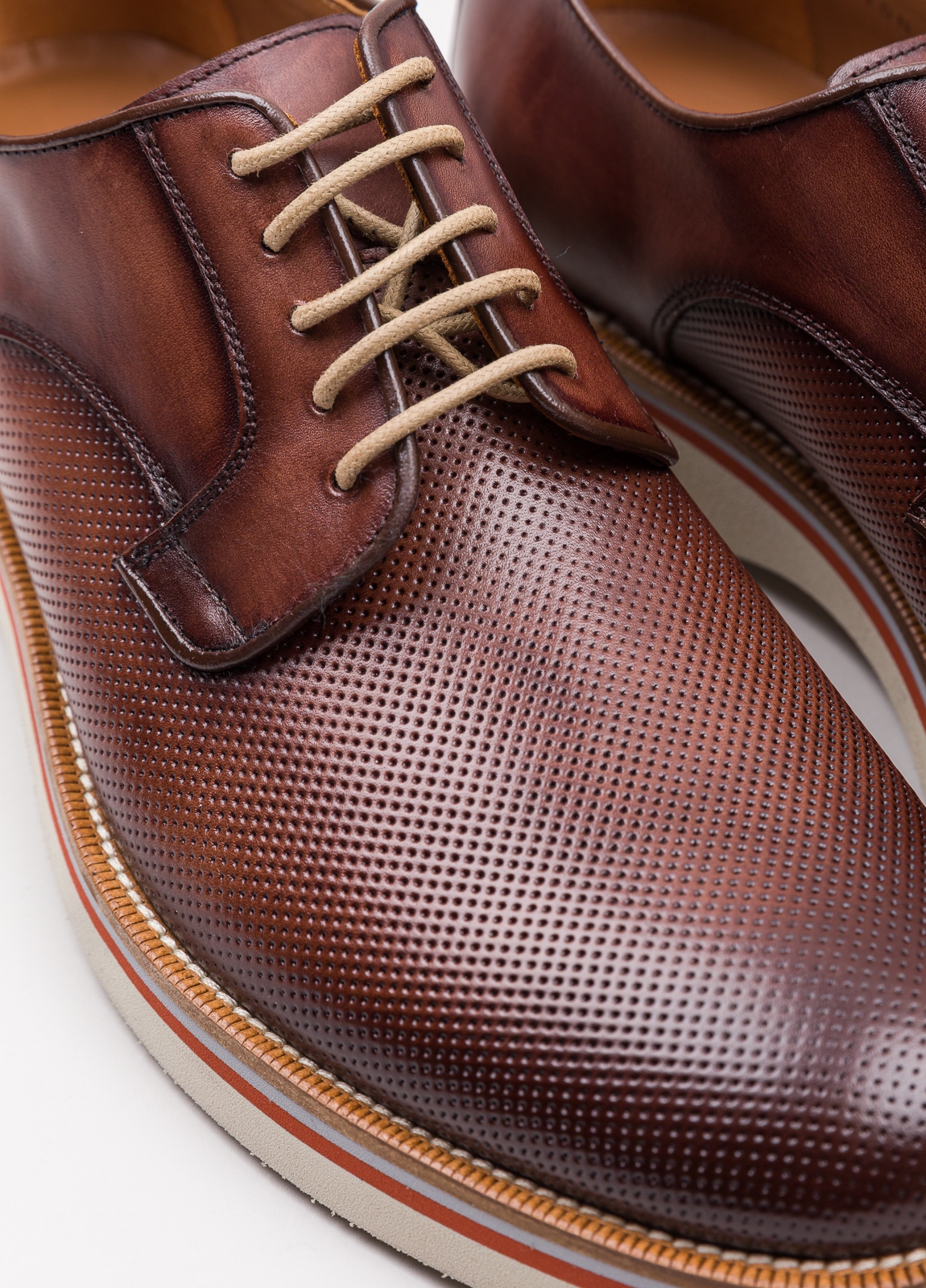 Zapato sport wear furest colección troquelado marrón - Ítem4