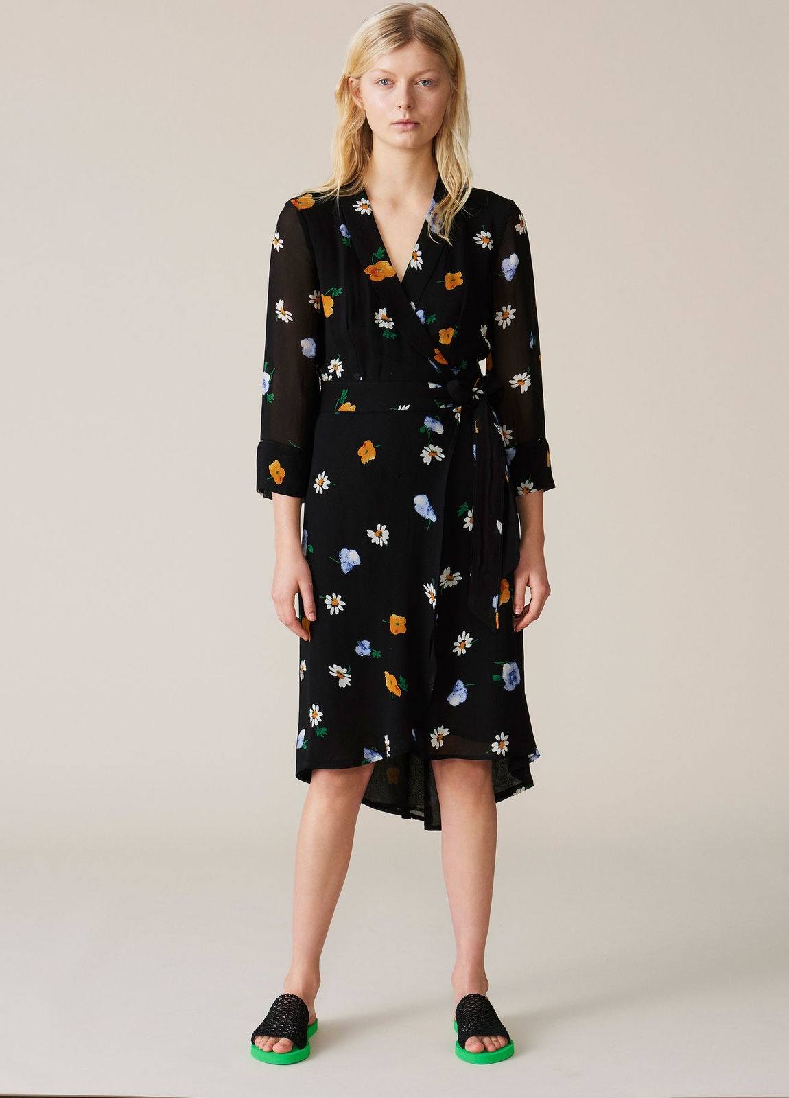 Vestido de capas envolventes con manga transparente tres cuartos ... Vestido de capas envolventes con manga transparente tres cuartos ...