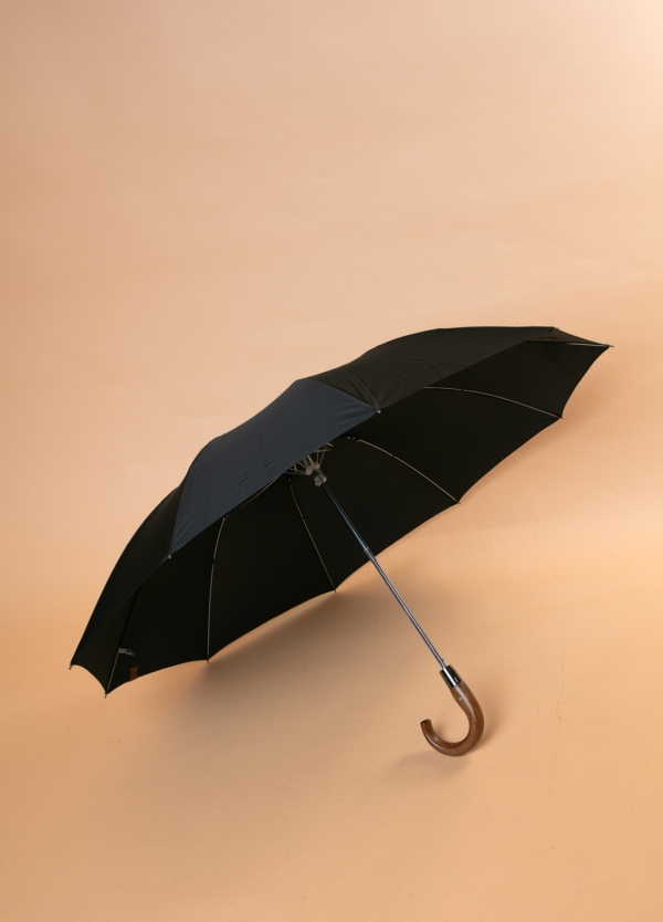 Paraguas FUREST COLECCIÓN plegable negro con puño de madera.
