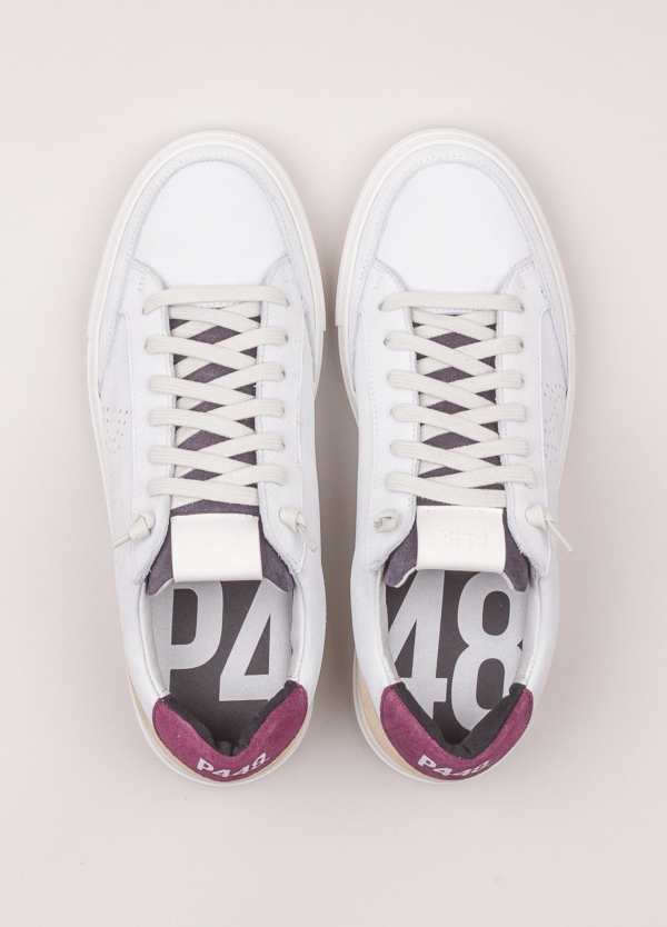Sneaker P448 blanca y fuxia