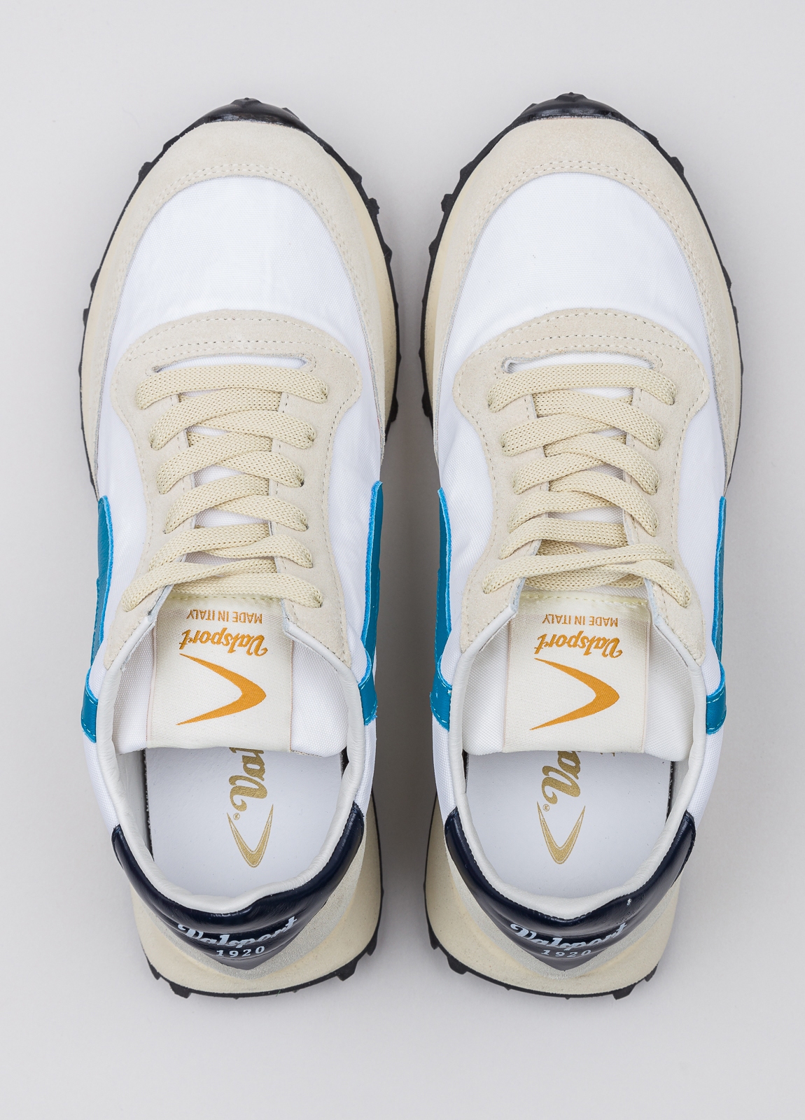 Sneakers VALSPORT blanca y beige con detalles azul y negro - Ítem1
