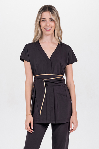 Chaqueta kimono elástica negra con cinturón