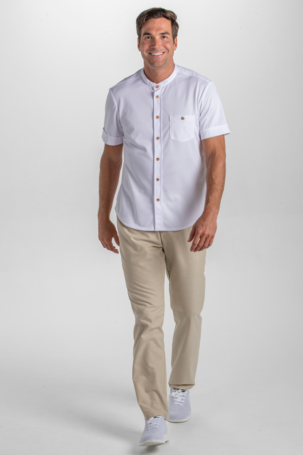 Camiseta blanca granito botón madera 5