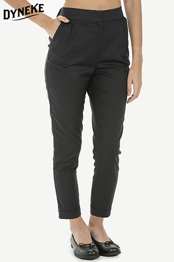 Pantalon negro de mujer con dobladillo. Pantalones de señora con algodon.  Pantalones y uniformes para comercio y estectica.