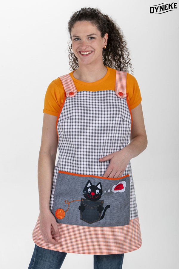 Estola maestra gato negro
