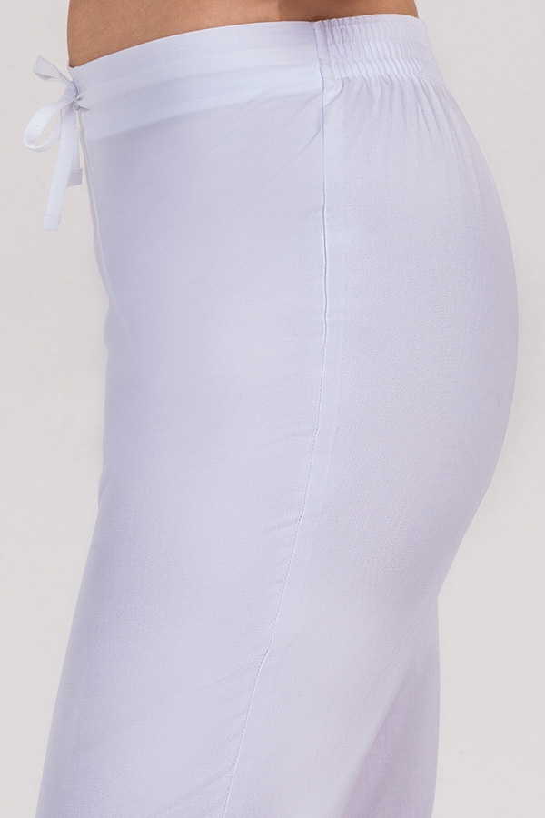 Pantalón sarga blanco acampanado 3