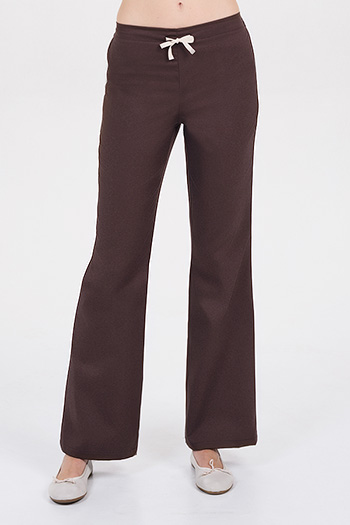 Pantalón marrón elástico acampanado