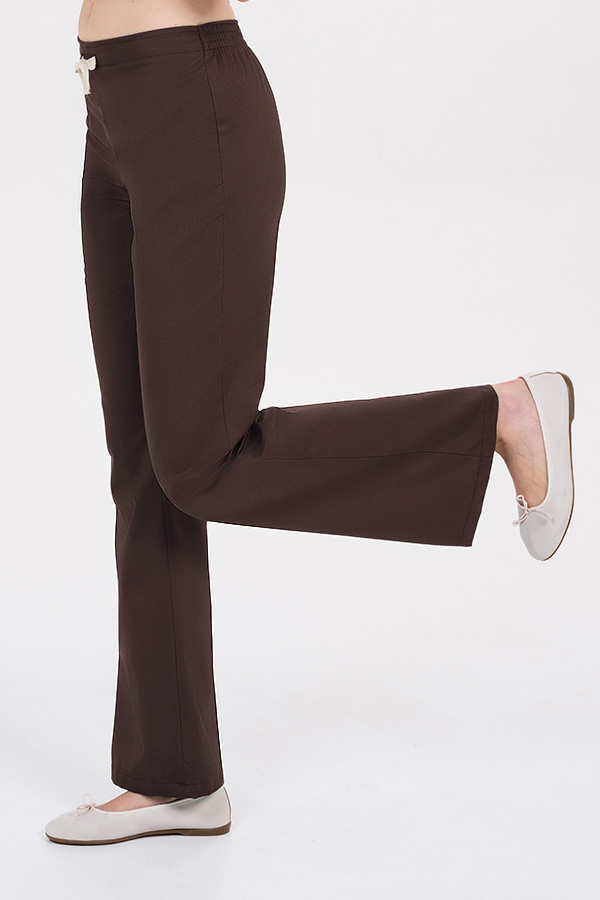 Pantalón marrón elástico acampanado 1