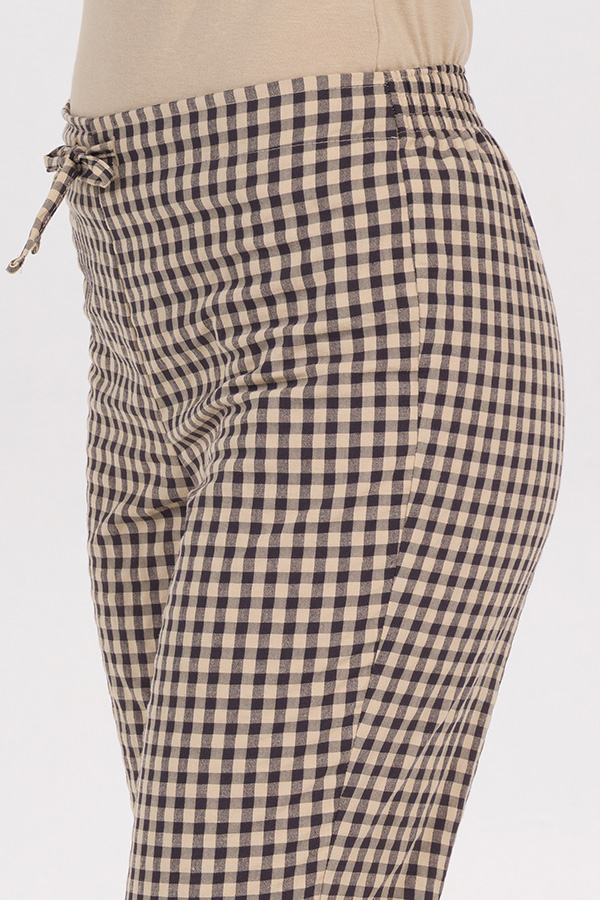 Pantalón cuadro marrón acampanado 3