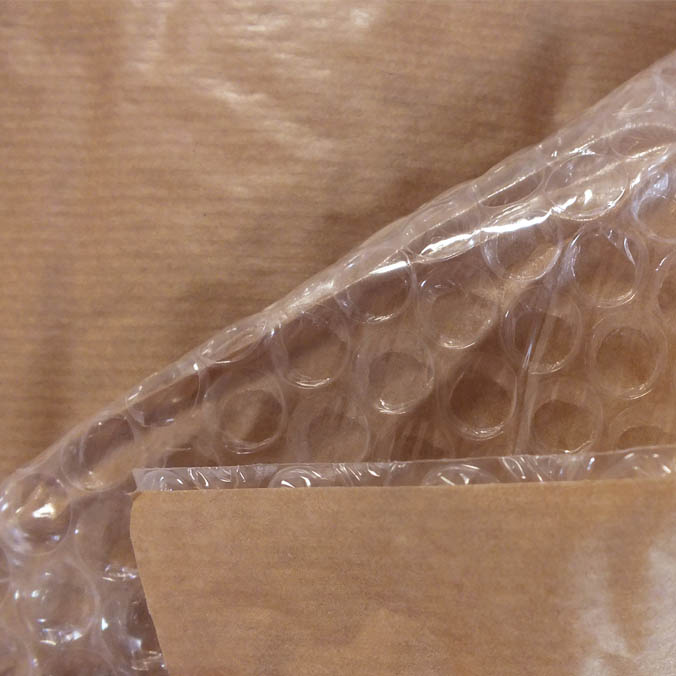 Plastico burbujas 160m2 y Papel kraft