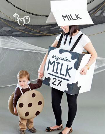 disfraces con cajas de carton para ninos galleta y brick de leche