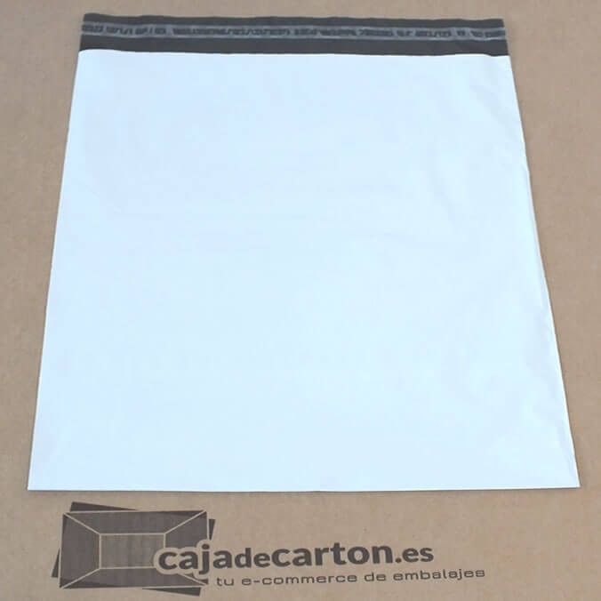 Sobres y bolsas de plástico para envíos de 350 x 450 + 50 mm.