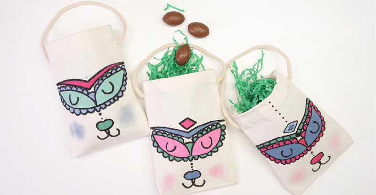 Cómo decorar bolsas de conejitos de Pascua con tintas textiles
