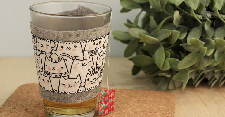 Utilizamos fieltro, servilletas, cola textil potch, para esta manualidad decoupage tan chula