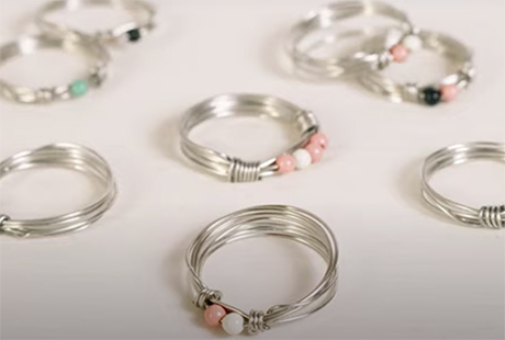 Cómo hacer un anillo con hilo de cobre y perlas Swarovski en menos de 5 minutos
